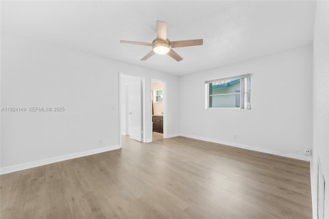 Casa en venta en Plantation, Florida, 2 dormitorios, 144.93 m2 № 1982807 - foto 17