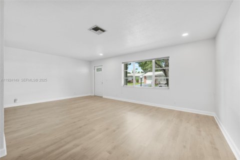 Casa en venta en Plantation, Florida, 2 dormitorios, 144.93 m2 № 1982807 - foto 5