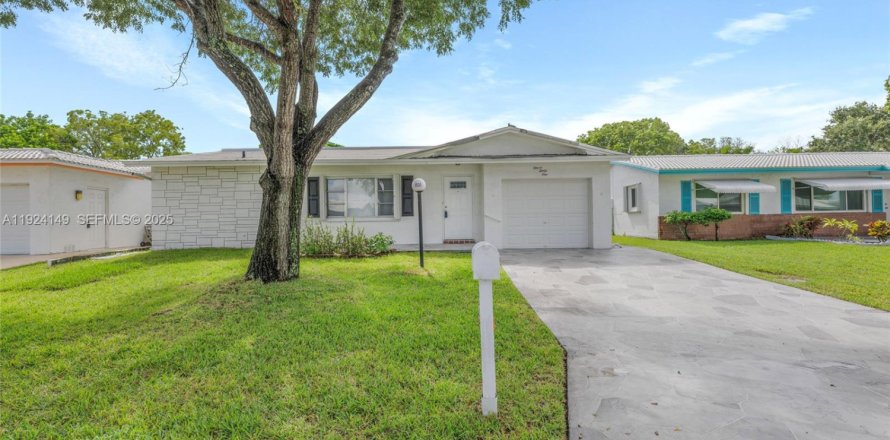 Casa en Plantation, Florida 2 dormitorios, 144.93 m2 № 1982807