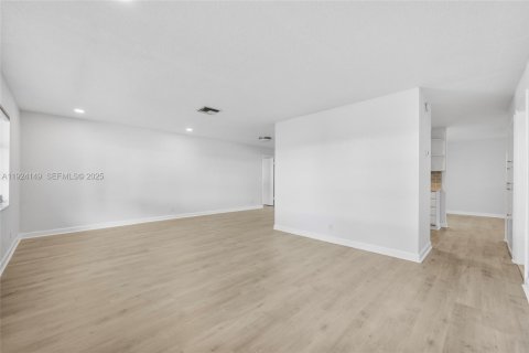 Casa en venta en Plantation, Florida, 2 dormitorios, 144.93 m2 № 1982807 - foto 3