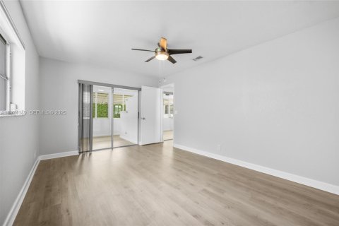 Casa en venta en Plantation, Florida, 2 dormitorios, 144.93 m2 № 1982807 - foto 10