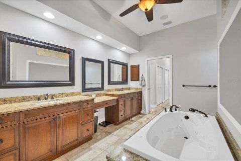 House in Bradenton, Florida 4 bedrooms, 299.61 sq.m. № 1749669 - photo 26