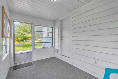House in Zephyrhills, Florida 3 bedrooms, 102.56 sq.m. № 1911533 - photo 28