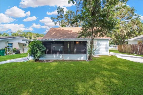 House in Zephyrhills, Florida 3 bedrooms, 102.56 sq.m. № 1911533 - photo 26