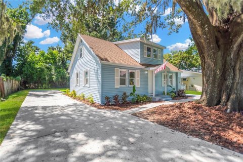House in Zephyrhills, Florida 3 bedrooms, 102.56 sq.m. № 1911533 - photo 2