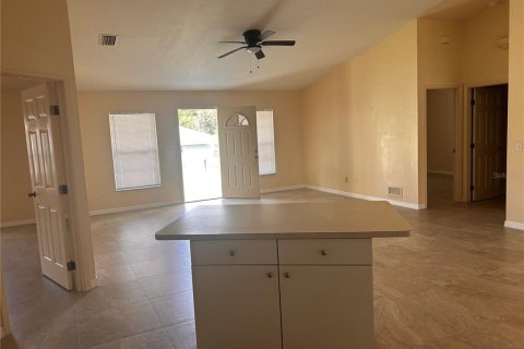 Villa ou maison à louer à Ocala, Floride: 3 chambres, 133.04 m2 № 2430559 - photo 4
