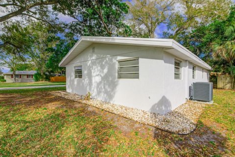 Villa ou maison à louer à Vero Beach, Floride: 3 chambres, 140.47 m2 № 2401402 - photo 6