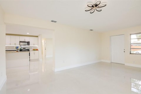 Villa ou maison à louer à Vero Beach, Floride: 3 chambres, 140.47 m2 № 2401402 - photo 11