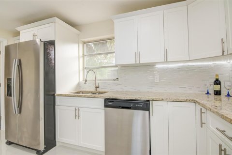 Villa ou maison à louer à Vero Beach, Floride: 3 chambres, 140.47 m2 № 2401402 - photo 15