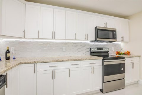 Villa ou maison à louer à Vero Beach, Floride: 3 chambres, 140.47 m2 № 2401402 - photo 14