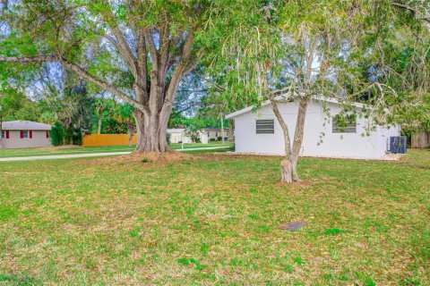 Villa ou maison à louer à Vero Beach, Floride: 3 chambres, 140.47 m2 № 2401402 - photo 5
