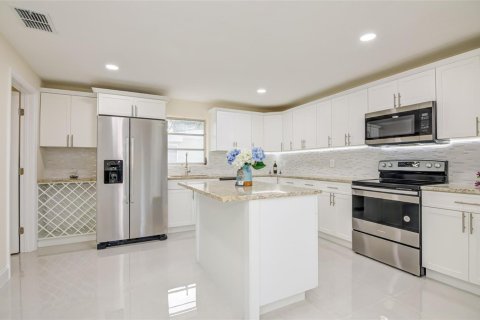 Villa ou maison à louer à Vero Beach, Floride: 3 chambres, 140.47 m2 № 2401402 - photo 12