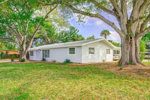 Villa ou maison à louer à Vero Beach, Floride: 3 chambres, 140.47 m2 № 2401402 - photo 4