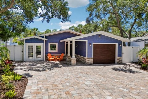 House in Sarasota, Florida 2 bedrooms, 108.23 sq.m. № 2152281