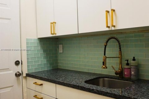 Condominio en venta en Miami Beach, Florida, 1 dormitorio, 39.76 m2 № 1943939 - foto 4