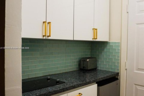 Condominio en venta en Miami Beach, Florida, 1 dormitorio, 39.76 m2 № 1943939 - foto 5