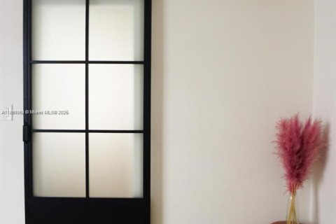Condominio en venta en Miami Beach, Florida, 1 dormitorio, 39.76 m2 № 1943939 - foto 6