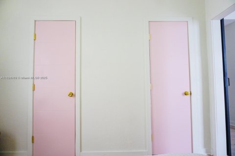 Condominio en venta en Miami Beach, Florida, 1 dormitorio, 39.76 m2 № 1943939 - foto 9