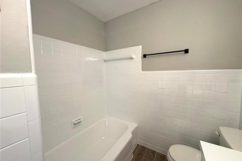 Casa en alquiler en Orlando, Florida, 3 dormitorios, 170.29 m2 № 1877138 - foto 18