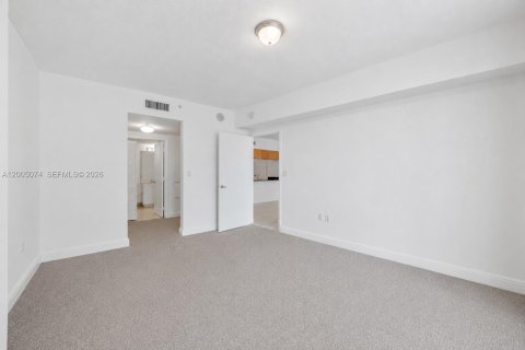 Condo in Miami, Florida, 1 bedroom № 2076458 - photo 10