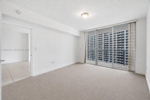 Condo in Miami, Florida, 1 bedroom № 2076458 - photo 9