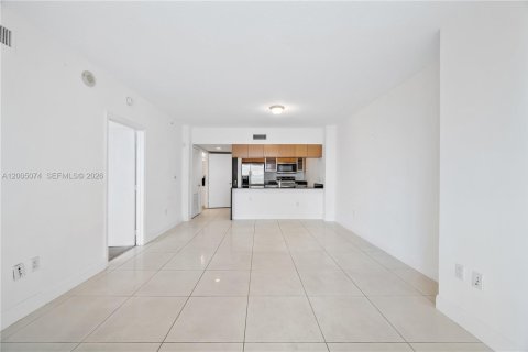 Condo in Miami, Florida, 1 bedroom № 2076458 - photo 4