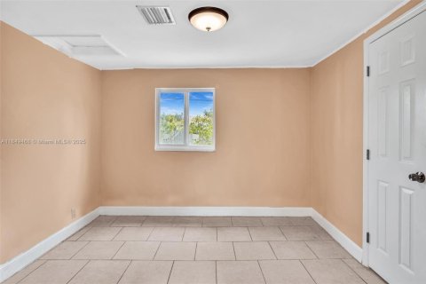 Casa en alquiler en Hollywood, Florida, 3 dormitorios, 93.83 m2 № 1962767 - foto 20