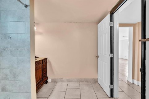 Casa en alquiler en Hollywood, Florida, 3 dormitorios, 93.83 m2 № 1962767 - foto 27