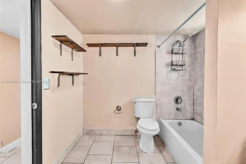 Casa en alquiler en Hollywood, Florida, 3 dormitorios, 93.83 m2 № 1962767 - foto 26