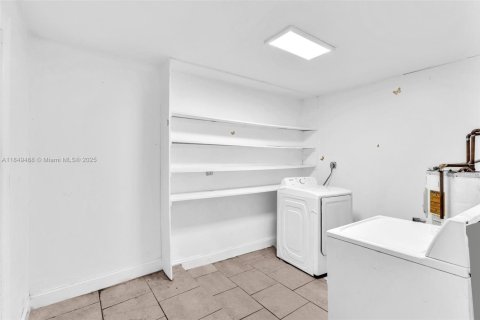 Casa en alquiler en Hollywood, Florida, 3 dormitorios, 93.83 m2 № 1962767 - foto 28