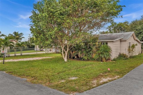 Casa en alquiler en Hollywood, Florida, 3 dormitorios, 93.83 m2 № 1962767 - foto 4