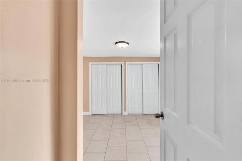 Casa en alquiler en Hollywood, Florida, 3 dormitorios, 93.83 m2 № 1962767 - foto 22