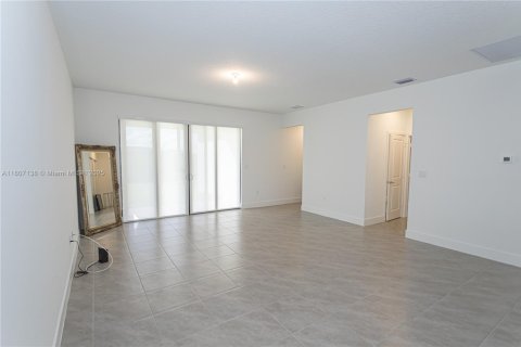 House in Ave Maria, Florida 3 bedrooms, 160.35 sq.m. № 1749910 - photo 12