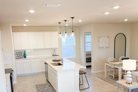 House in Orlando, Florida 4 bedrooms, 217.48 sq.m. № 1540280 - photo 21