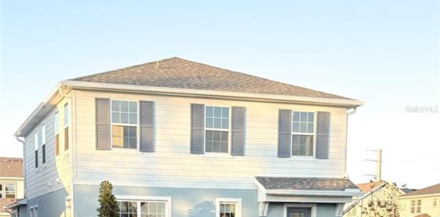 House in Orlando, Florida 4 bedrooms, 217.48 sq.m. № 1540280