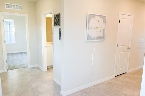 House in Orlando, Florida 4 bedrooms, 217.48 sq.m. № 1540280 - photo 8