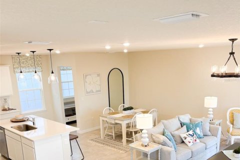 House in Orlando, Florida 4 bedrooms, 217.48 sq.m. № 1540280 - photo 20