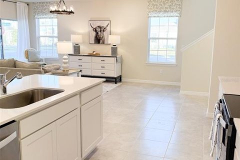 House in Orlando, Florida 4 bedrooms, 217.48 sq.m. № 1540280 - photo 12
