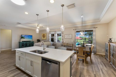 House in Bradenton, Florida 4 bedrooms, 185.71 sq.m. № 1899213 - photo 11