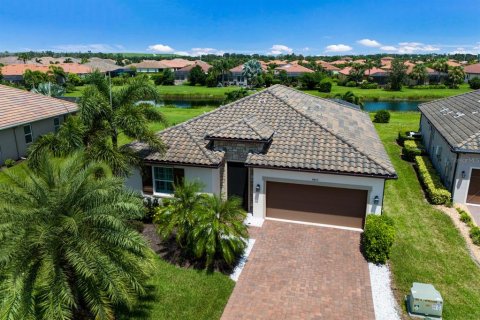 House in Bradenton, Florida 4 bedrooms, 185.71 sq.m. № 1899213 - photo 1