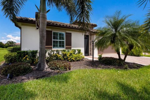 House in Bradenton, Florida 4 bedrooms, 185.71 sq.m. № 1899213 - photo 2