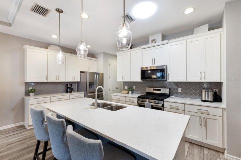 House in Bradenton, Florida 4 bedrooms, 185.71 sq.m. № 1899213 - photo 9