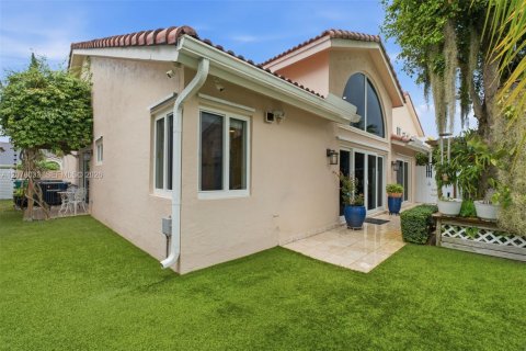 Villa ou maison à vendre à Miami, Floride: 3 chambres, 176.98 m2 № 2323340 - photo 30