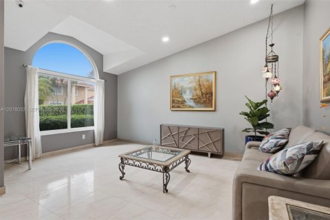 Villa ou maison à vendre à Miami, Floride: 3 chambres, 176.98 m2 № 2323340 - photo 7