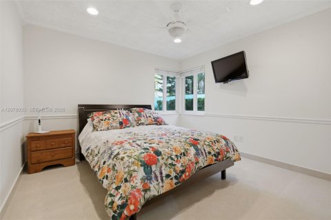 Villa ou maison à vendre à Miami, Floride: 3 chambres, 176.98 m2 № 2323340 - photo 27