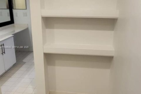 Copropriété à louer à Aventura, Floride: 1 chambre, 82.96 m2 № 1987537 - photo 14
