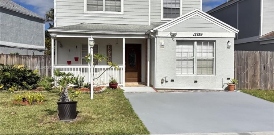 Casa en Miami, Florida 4 dormitorios, 178.74 m2 № 1976158