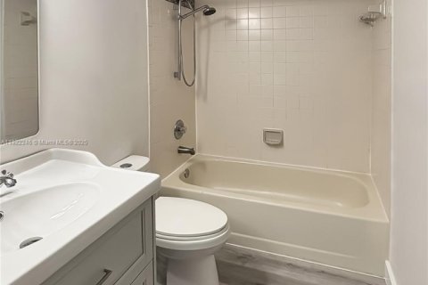 Casa en venta en Miami, Florida, 4 dormitorios, 178.74 m2 № 1976158 - foto 6