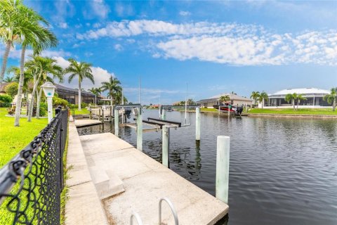 Villa ou maison à vendre à Punta Gorda, Floride: 3 chambres, 214.6 m2 № 2345664 - photo 3