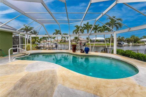 Villa ou maison à vendre à Punta Gorda, Floride: 3 chambres, 214.6 m2 № 2345664 - photo 4